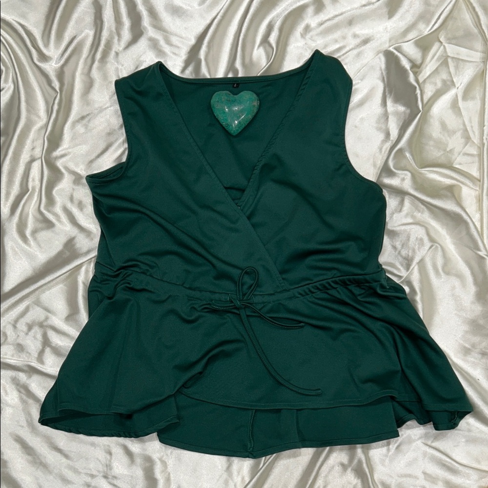 🌷 Green Sleeveless V Neck Top